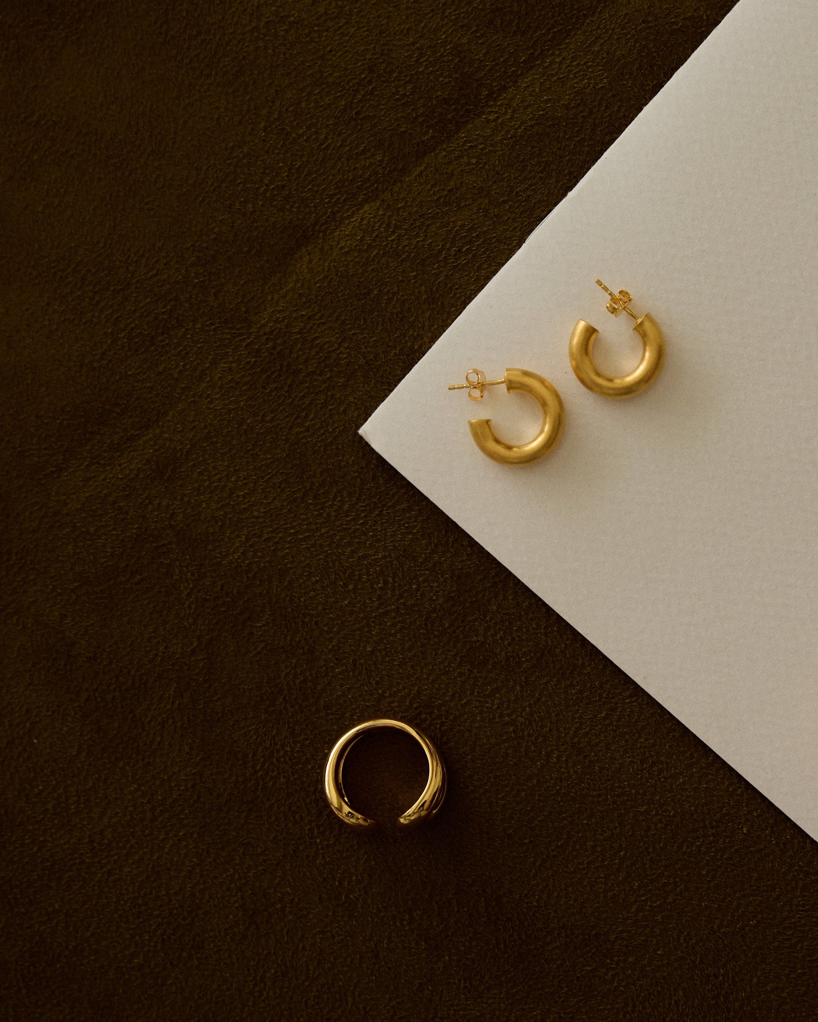 Golden hoops / ECLIPSE