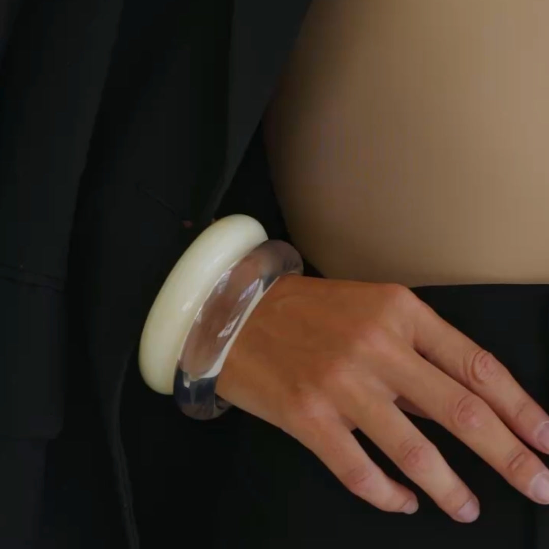 Recycled resin bangle / NATURAL BONE