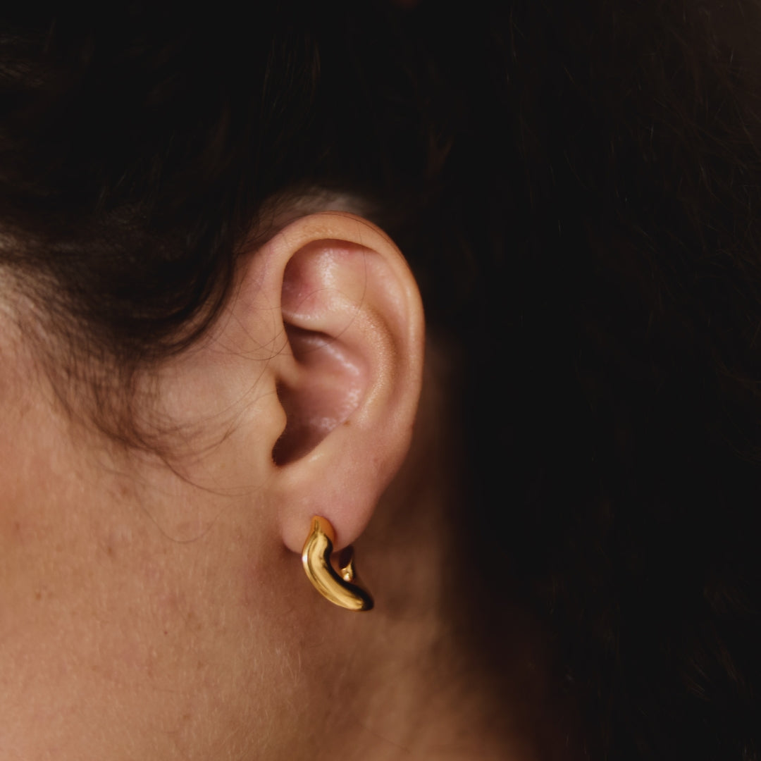 Golden hoops / TWISTED