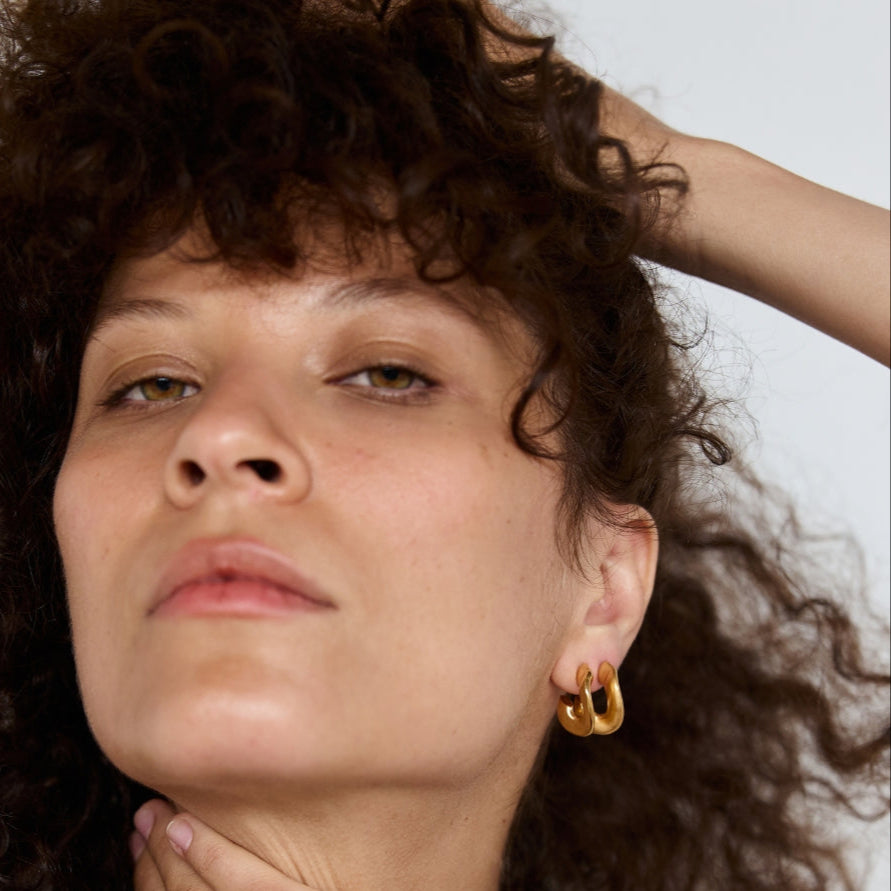 Golden hoops / TWISTED