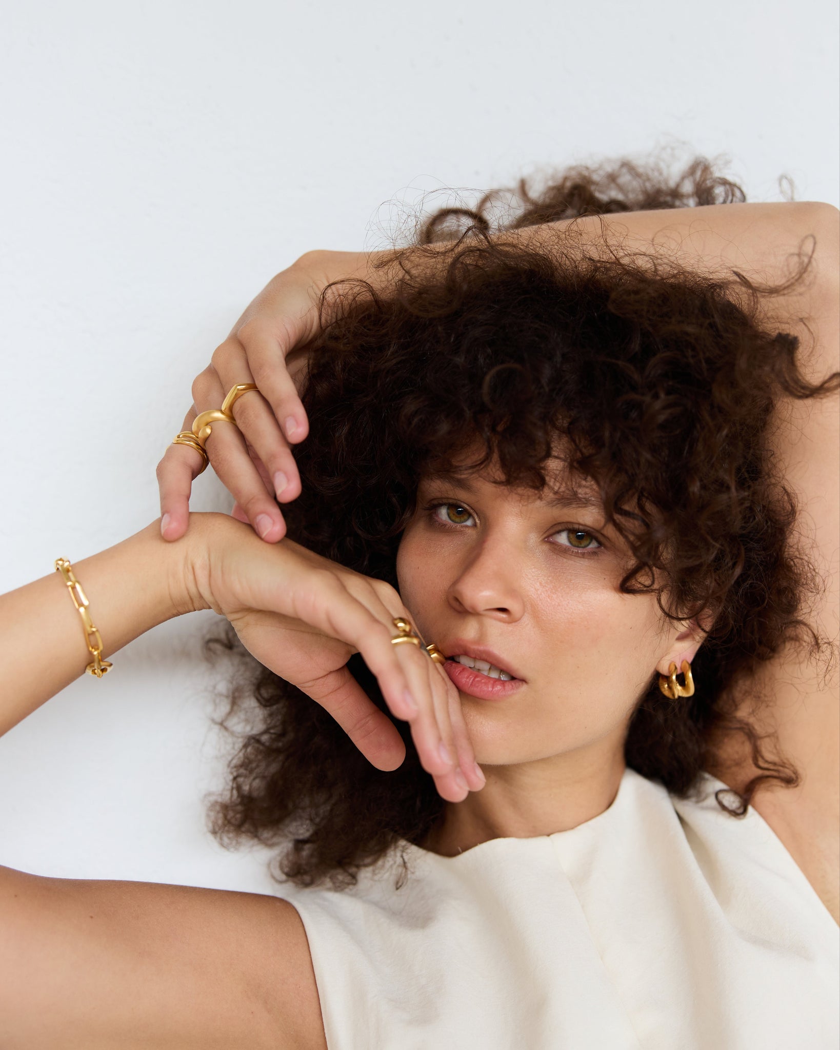 Golden hoops / TWISTED