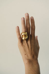 Golden ring / MOON